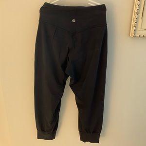 Lululemon Align black CROP joggers size 2